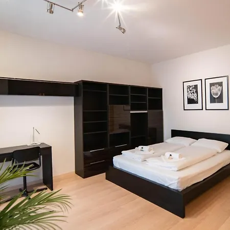 Central Passage For 2, Balcony, Wifi, Ac, Tv Budapest