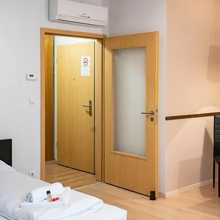 Central Passage For 2, Balcony, Wifi, Ac, Tv Apartment *