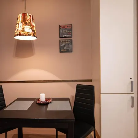 Central Passage For 2, Balcony, Wifi, Ac, Tv * Budapest