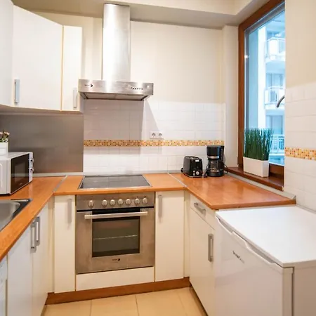 Apartment Central Passage For 2, Balcony, Wifi, Ac, Tv Budapest